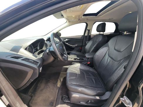 Used 2015 Ford Focus SE w/ Equipment Group 201A FWD image 11