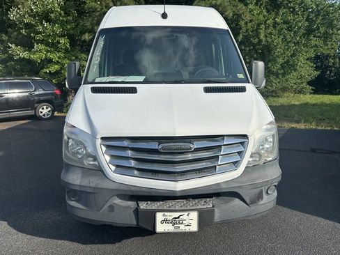 Used 2017 Freightliner Sprinter 2500 image 6