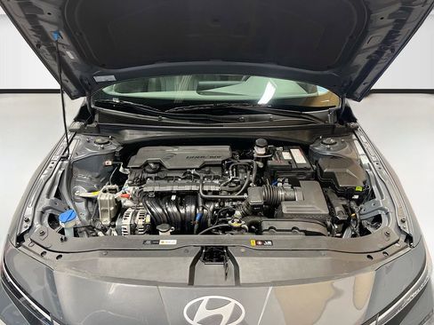 Used 2024 Hyundai Elantra SEL FWD image 28
