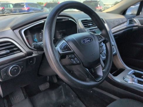 Used 2020 Ford Fusion SE FWD image 11