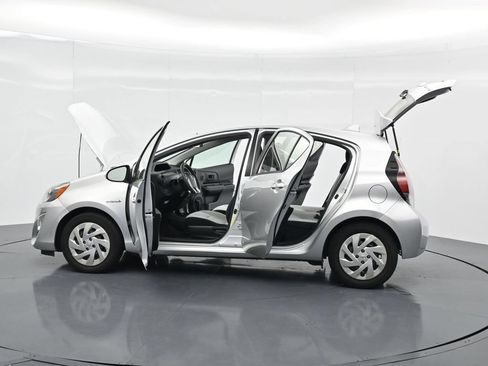 Used 2016 Toyota Prius C One FWD image 41