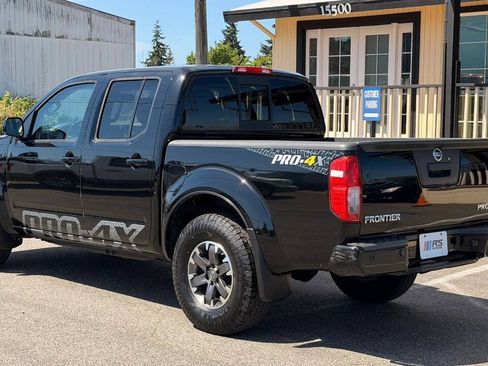 Used 2014 Nissan Frontier PRO-4X w/ Pro-4x Graphics Package AWD/4WD image 3