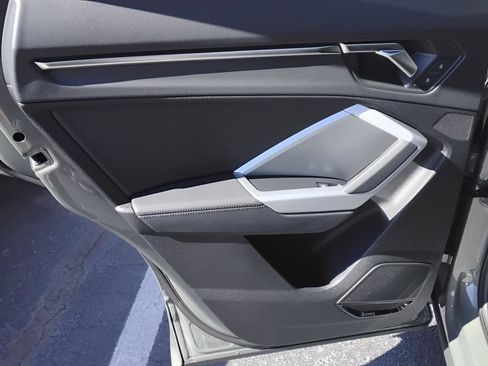 New 2025 Audi Q3 2.0T Premium image 17