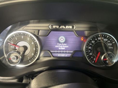 Used 2023 RAM 1500 Laramie AWD/4WD image 18