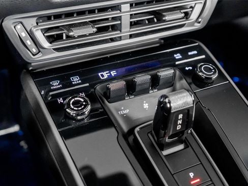 Used 2022 Porsche 911 Carrera image 33