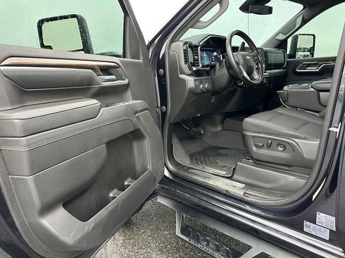 Used 2024 Chevrolet Silverado 2500 LT image 19