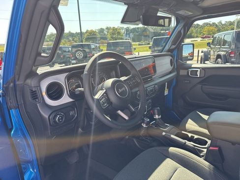 New 2025 Jeep Gladiator Willys image 22