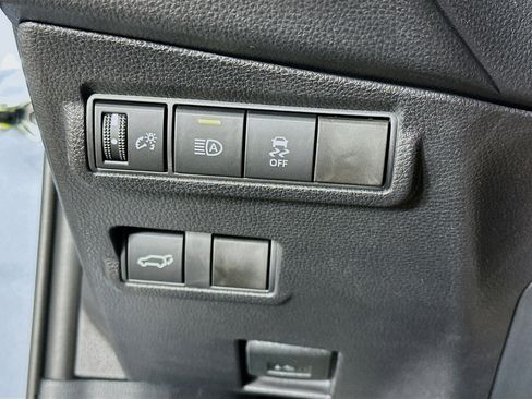 Used 2026 Toyota Corolla Cross XLE w/ Convenience Package FWD image 17