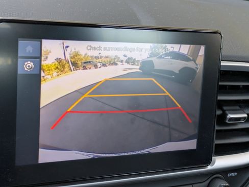 Certified 2024 Hyundai Venue SEL image 24