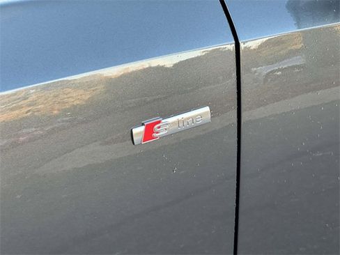 Certified 2025 Audi Q3 2.0T Premium Plus w/ Premium Plus Package image 11