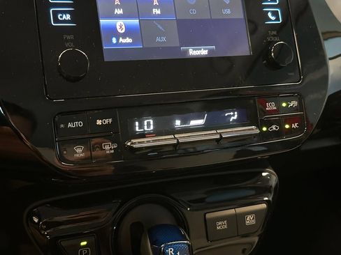 Used 2019 Toyota Prius LE FWD image 15