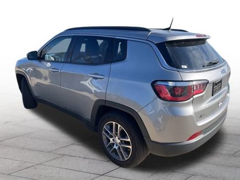 Used 2020 Jeep Compass Latitude image 4