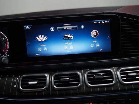 Used 2025 Mercedes-Benz Maybach GLS 600 4MATIC image 97