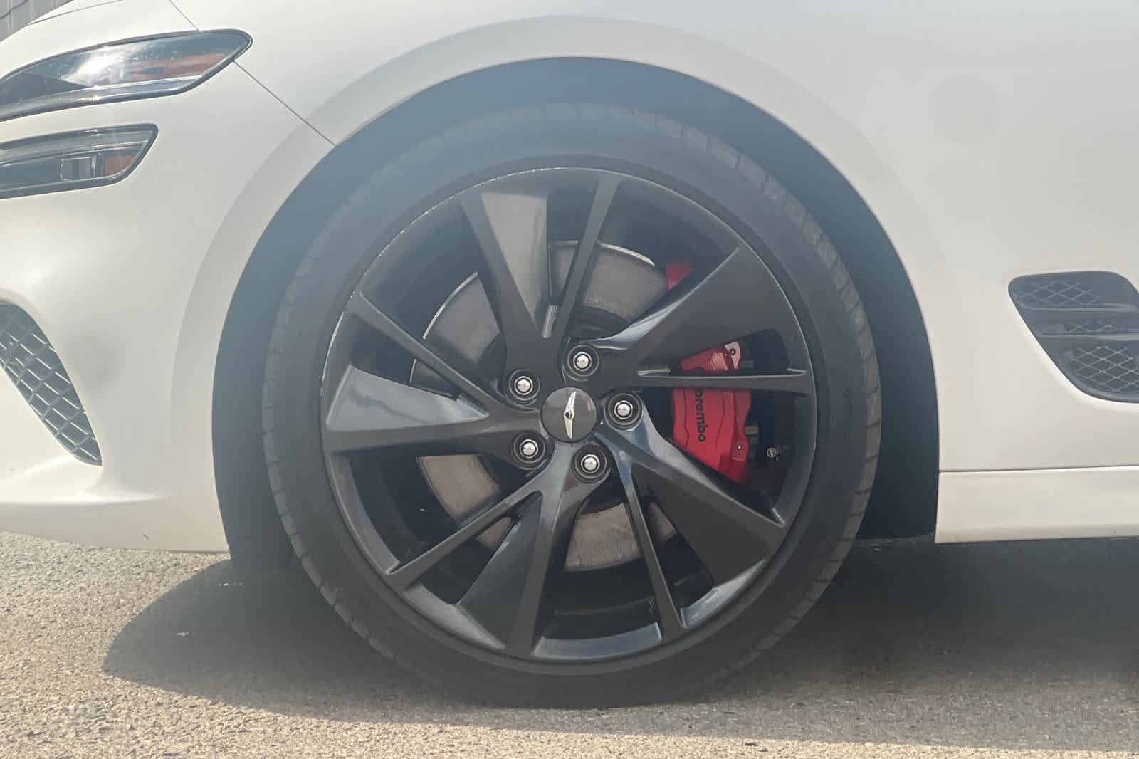 Used 2023 Genesis G70 3.3T w/ Sport Prestige Package RWD image 11