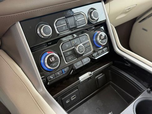 Used 2022 GMC Yukon XL Denali RWD image 20