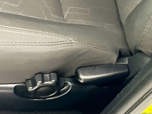 Used 2017 Toyota Tacoma TRD Sport image 14