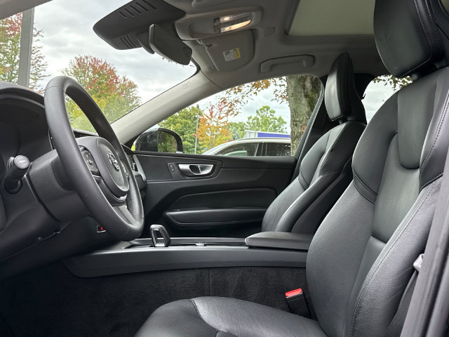 Certified 2024 Volvo XC60 B5 Core w/ Climate Package AWD/4WD image 10