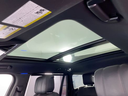 Used 2019 Land Rover Range Rover Long Wheelbase Supercharged image 11
