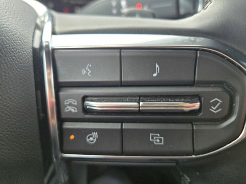 Used 2025 GMC Acadia Elevation AWD/4WD image 15