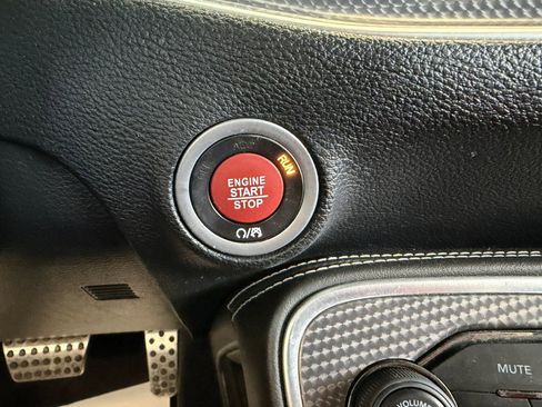 Used 2018 Dodge Challenger SRT Hellcat image 28