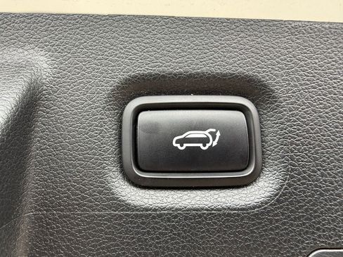 Used 2023 Hyundai Santa Fe SEL w/ Premium Package AWD/4WD image 38