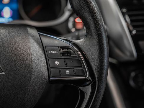 Used 2025 Mitsubishi Eclipse Cross SE image 33