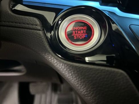 Used 2020 Honda Odyssey Elite image 17