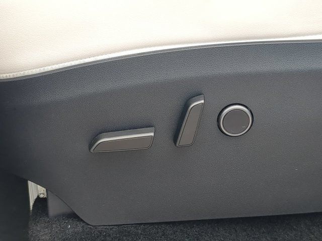 Used 2024 Tesla Model Y Performance AWD/4WD image 22