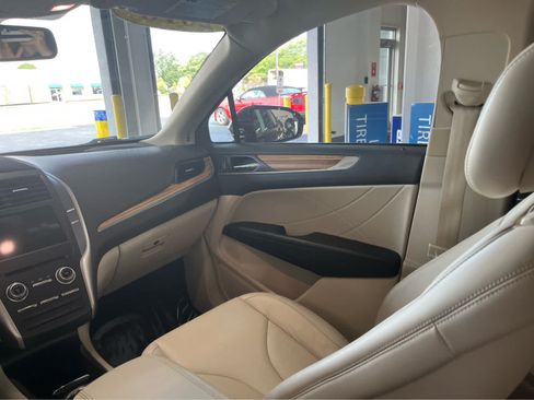 Used 2016 Lincoln MKC Select w/ Select Plus Package AWD/4WD image 15