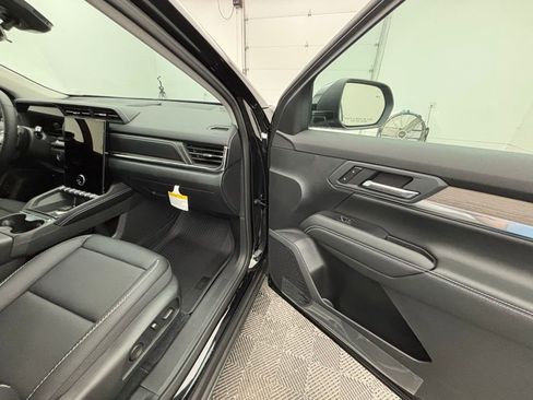 New 2026 GMC Terrain Denali w/ LPO, Floor Liner Package image 34