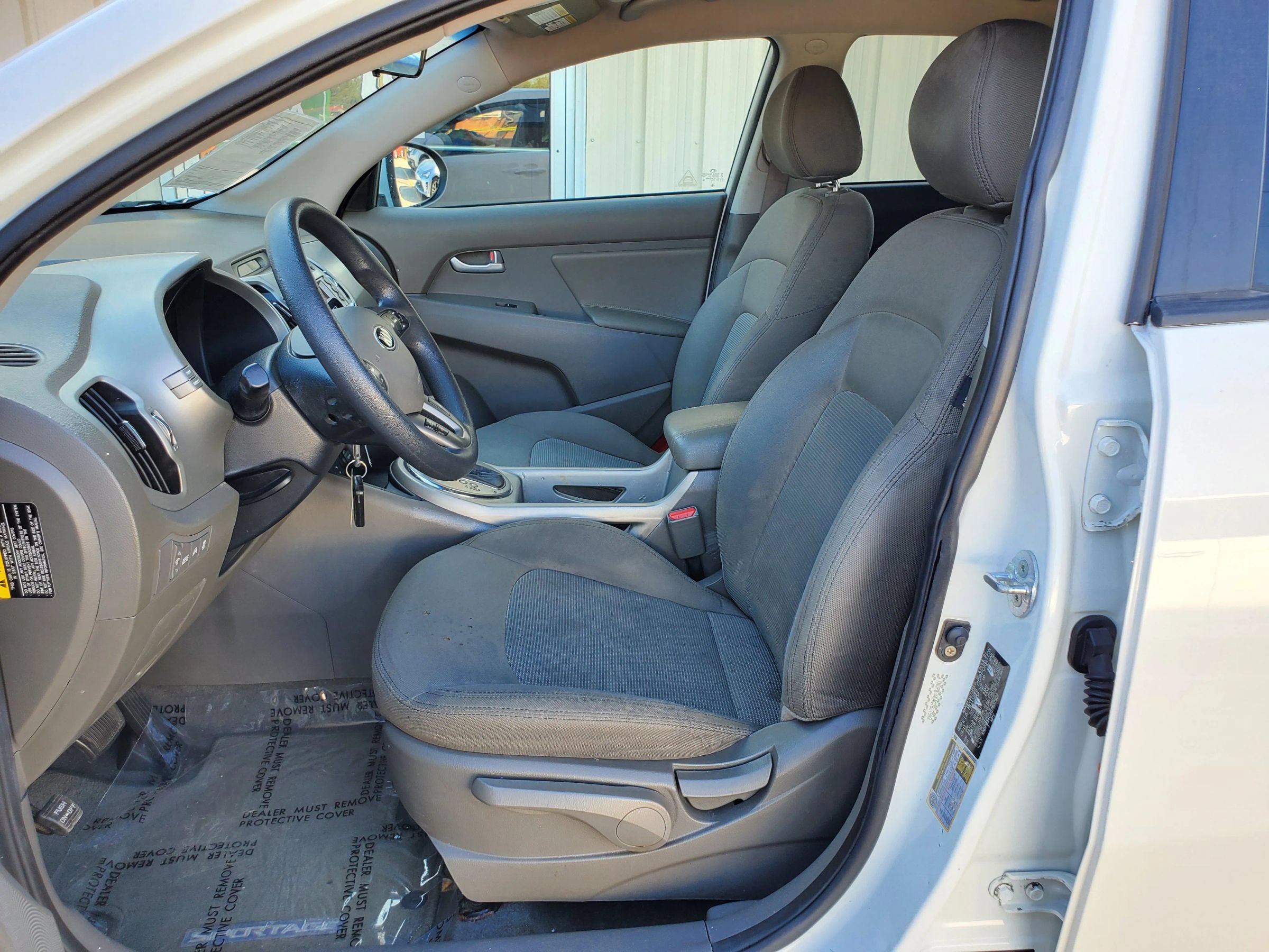 Used 2016 Kia Sportage LX FWD image 3