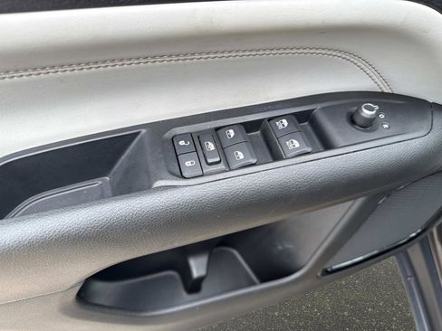 Used 2022 Jeep Compass Limited image 18