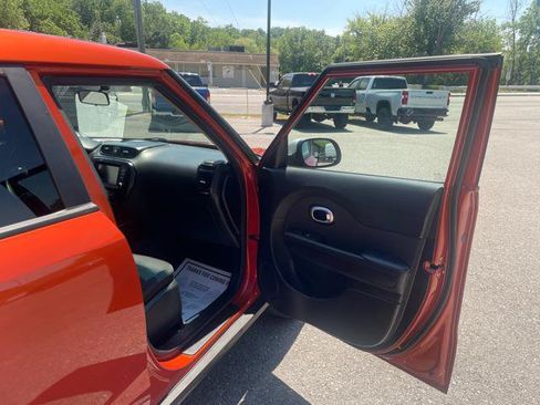Used 2019 Kia Soul + FWD image 30