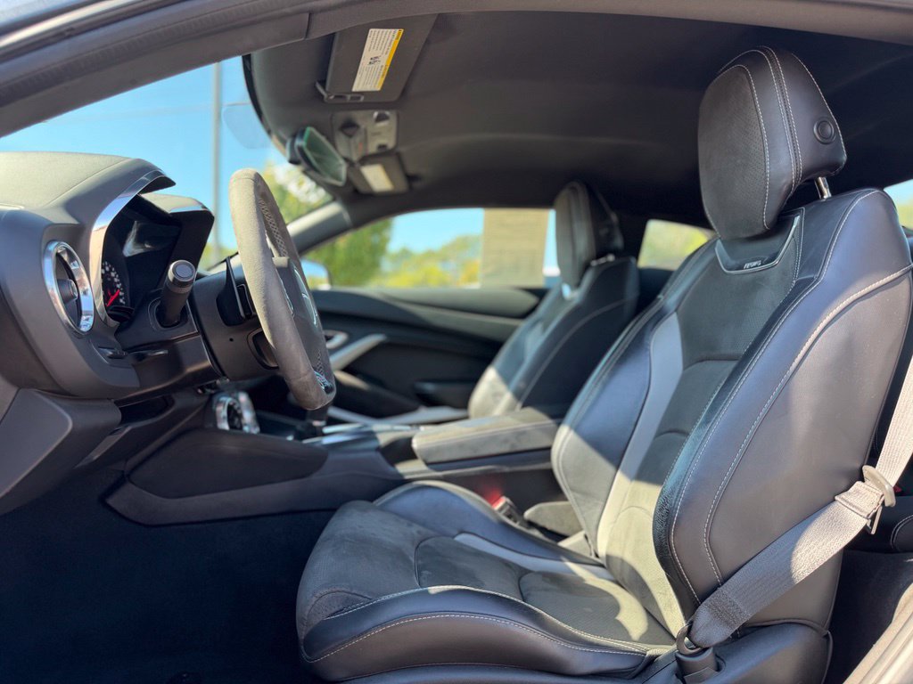 Used 2019 Chevrolet Camaro SS RWD image 13