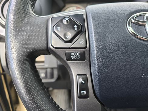 Used 2018 Toyota Tacoma TRD Sport image 21