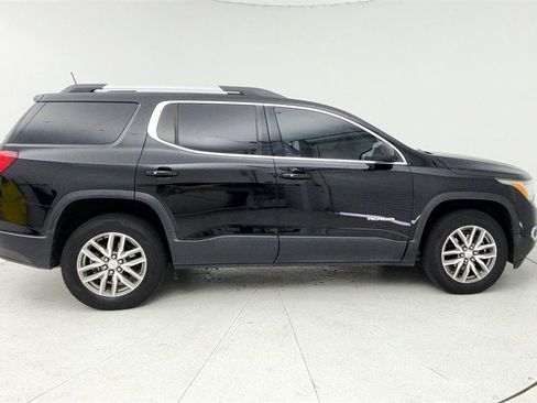 Used 2017 GMC Acadia SLE image 9