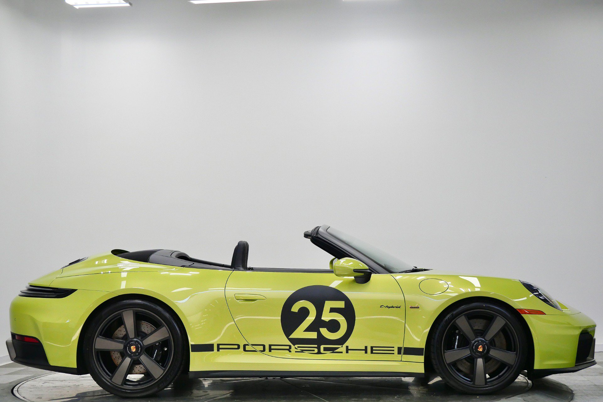 Used 2026 Porsche 911 GTS RWD image 66