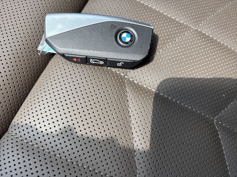 Used 2025 BMW i5 eDrive40i w/ Premium Package image 36