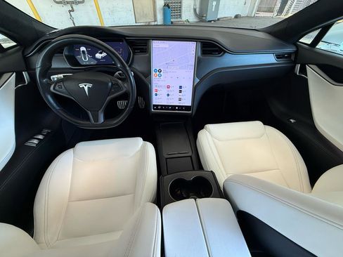 Used 2021 Tesla Model S Performance image 25