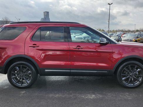 Used 2019 Ford Explorer XLT w/ Equipment Group 202A image 18