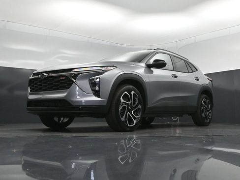 New 2026 Chevrolet Trax RS w/ Sunroof Package FWD image 37
