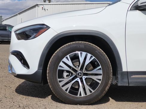 Used 2025 Mercedes-Benz GLA 250 4MATIC image 9