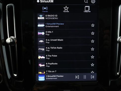 Used 2024 Volvo XC40 B5 Plus w/ Climate Package image 19