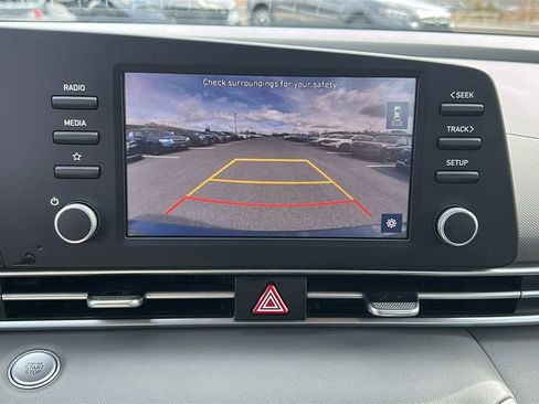 Used 2023 Hyundai Elantra SEL image 17