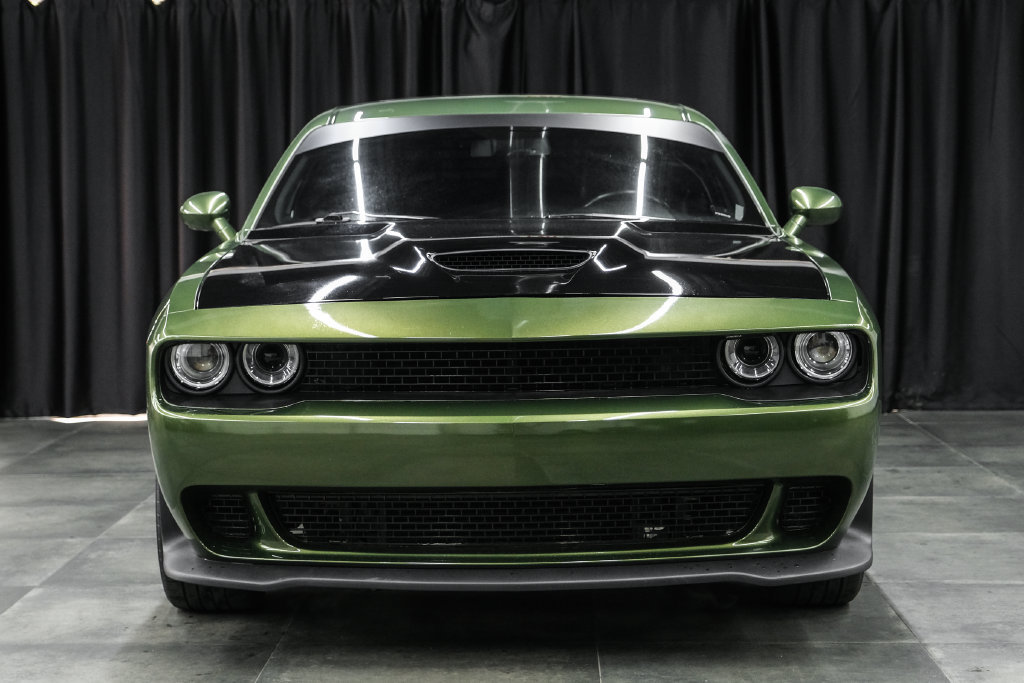 Used 2022 Dodge Challenger SXT w/ Plus Package RWD image 6