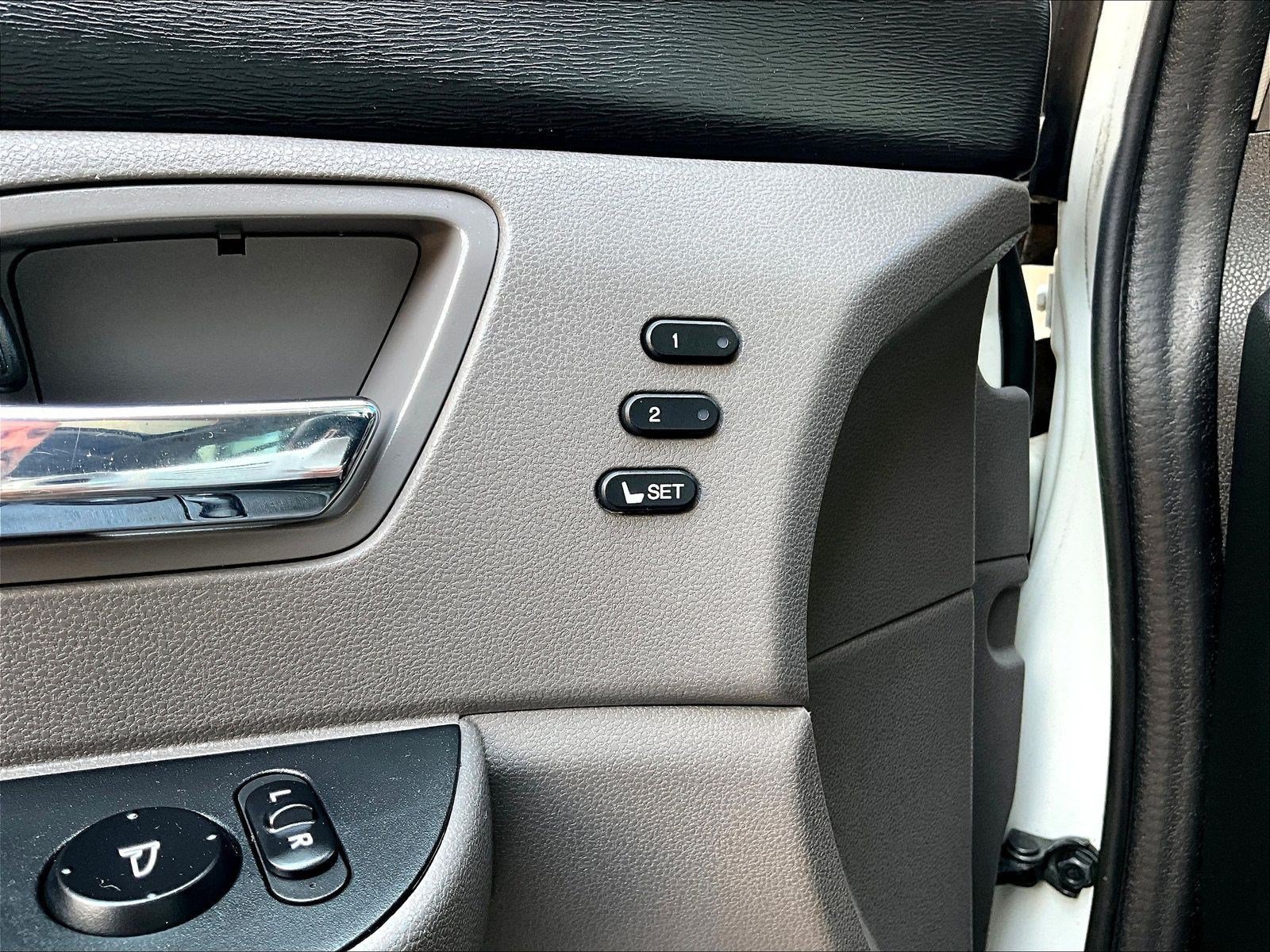 Used 2016 Honda Odyssey Touring Elite image 37