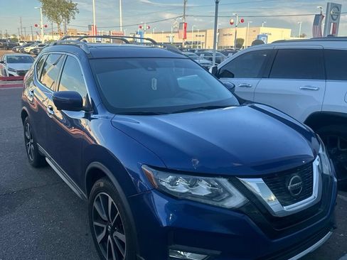 Used 2020 Nissan Rogue SL w/ Premium Package FWD image 2