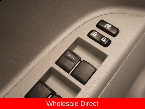 Used 2012 Toyota Highlander 4WD w/ Tech Pkg image 10