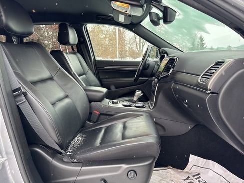 Used 2021 Jeep Grand Cherokee Limited image 22