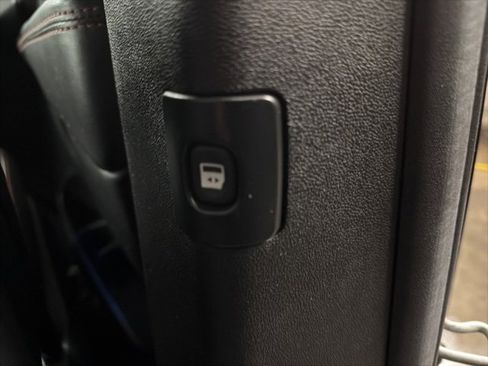 Used 2017 Dodge Grand Caravan GT image 32